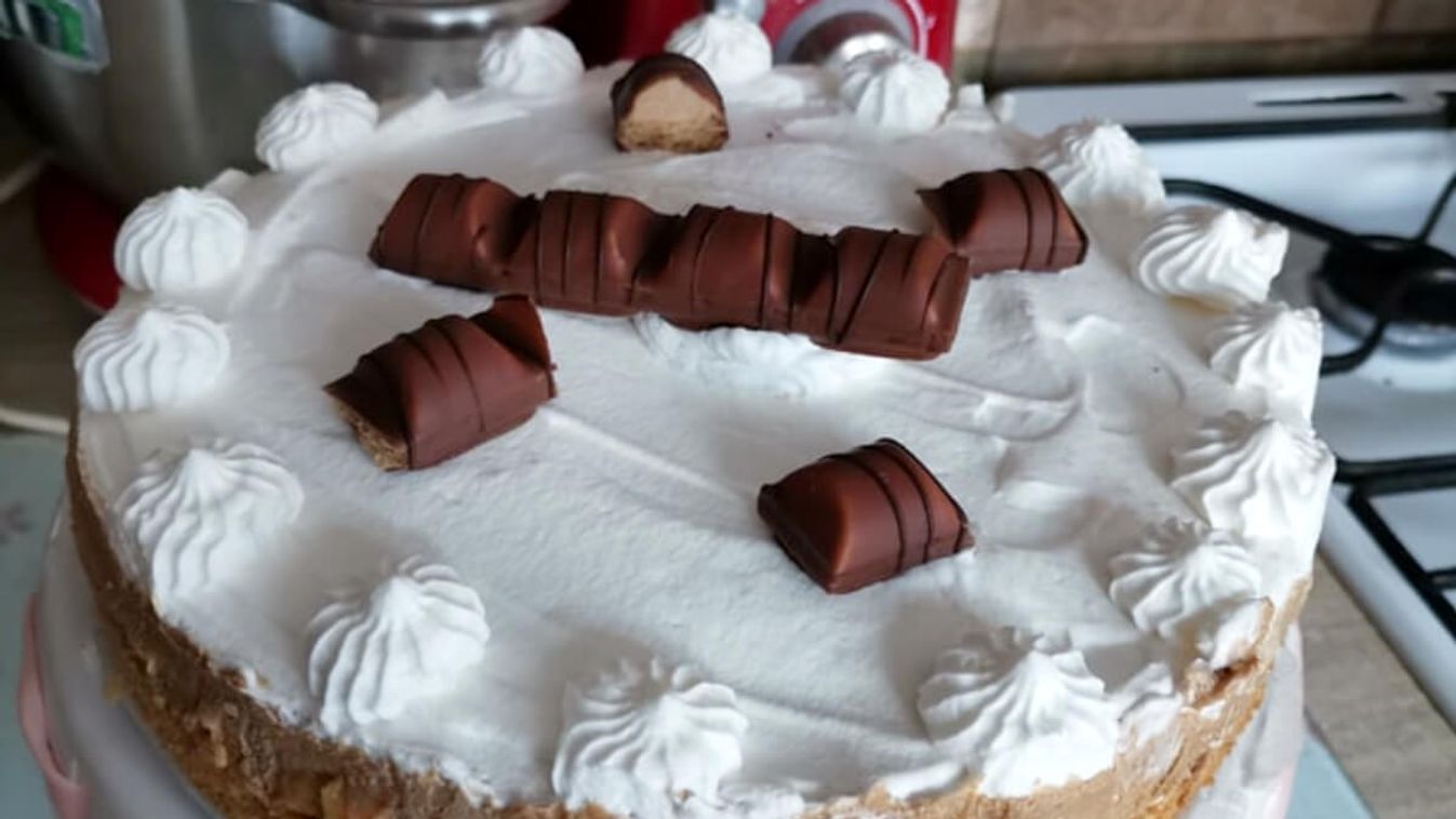 Csokis Kinder Bueno torta recept