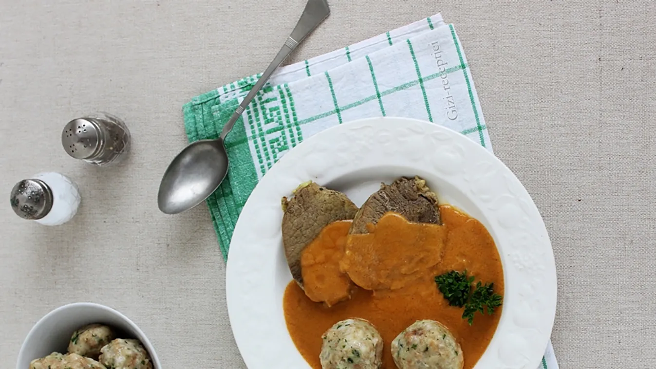 Vadas sertéscombból, zsemlegombóccal recept