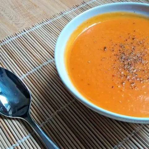 Gyömbéres-currys sütőtökkrémleves recept