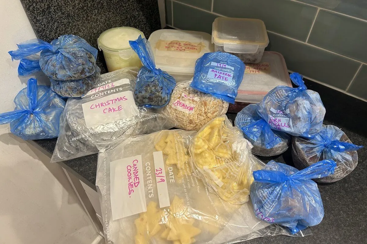 Tahnee fagyasztójában már egy egész torta is várja a karácsonyt /Fotó: Northfoto/Tahnee Beck/SWNS