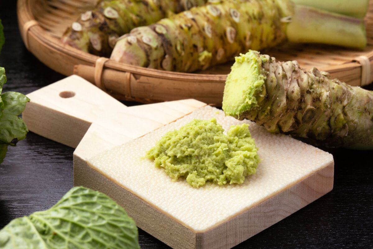 Úgy tűnik, a japánok kedvelt fűszere, a wasabi megoldás lehet a hajhullásra (Shutterstock)