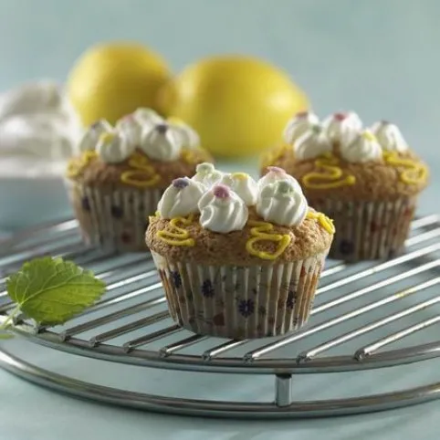Citromos cupcake (muffin) könnyű körtehabbal recept