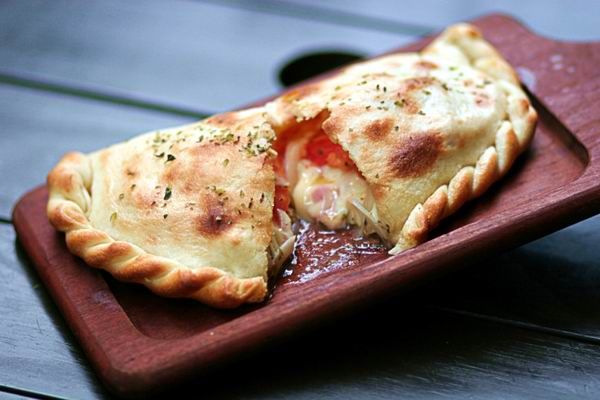 Calzone, a töltött pizza