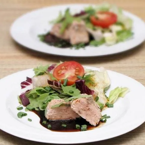 Lazac steak balzsamecet redukción muzsdélyos salátával recept