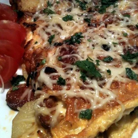 Kolbászos-burgonyás frittata (omlett) recept