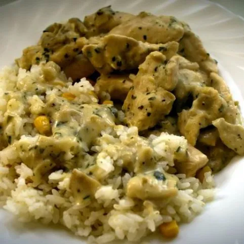 Tejszínes-gombás csirkemellcsíkok recept
