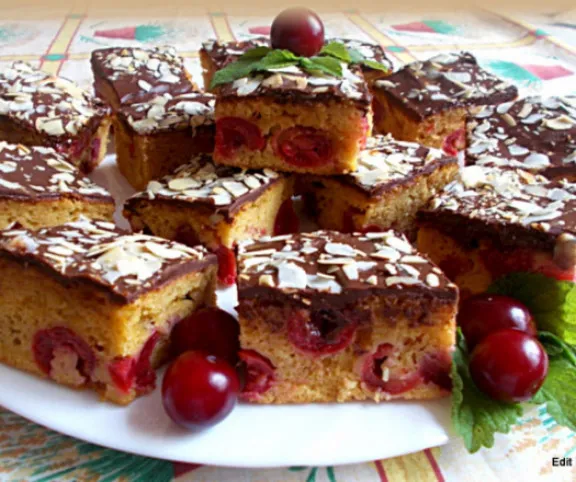 Karamellás-meggyes kevert sütemény recept