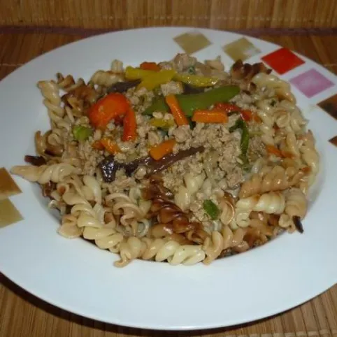 Thai zöldséges hús pirított tésztával recept