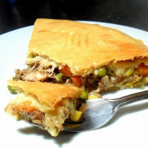 Sajtos-zöldséges-csirkés pite recept