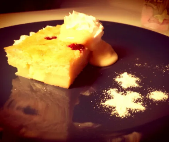 Fehércsokis-vörösáfonyás tejespite recept