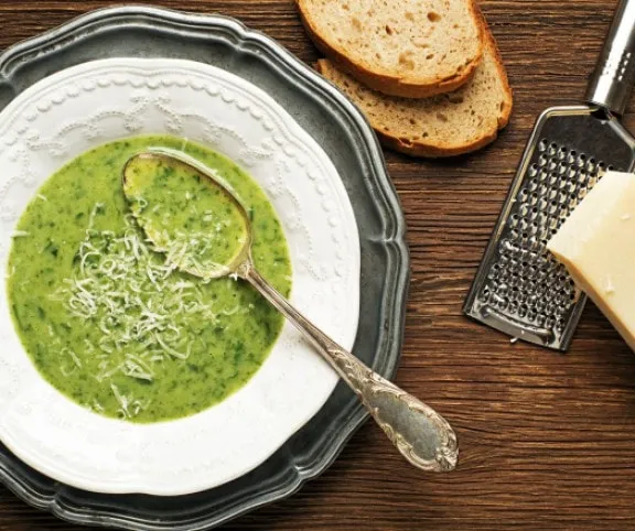 Medvehagyma-krémleves füstölt sajttal recept