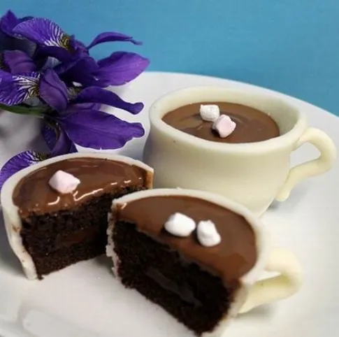 Csokoládés muffin egy csésze kávénak álcázva recept