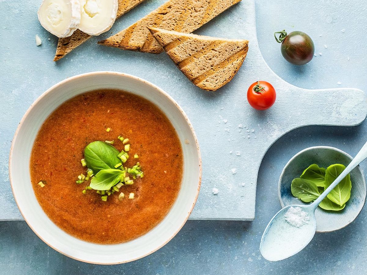 Kiváló recept! Bazsalikomos dinnyegazpacho kecskesajttal