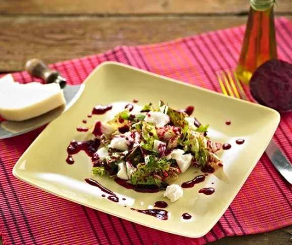 Kecskesajtos saláta gyümölcsöntettel recept