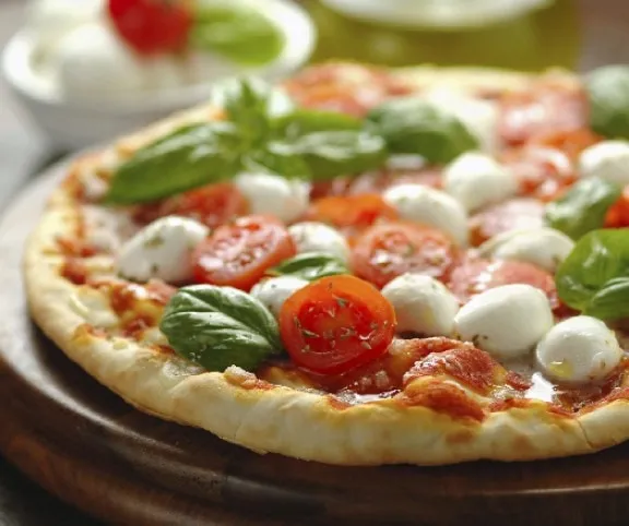 Paradicsomos mozzarellás pizza recept