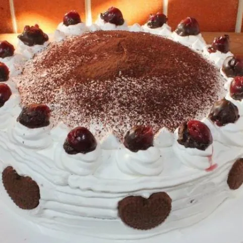 Fehércsokihabos-erdeigyümölcsös torta recept