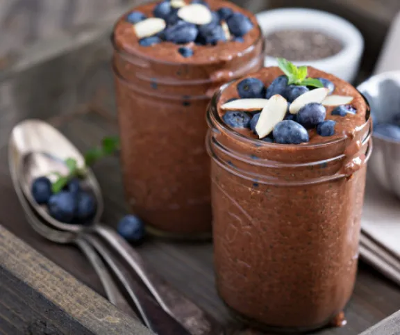 Mentás-csokis chia puding recept