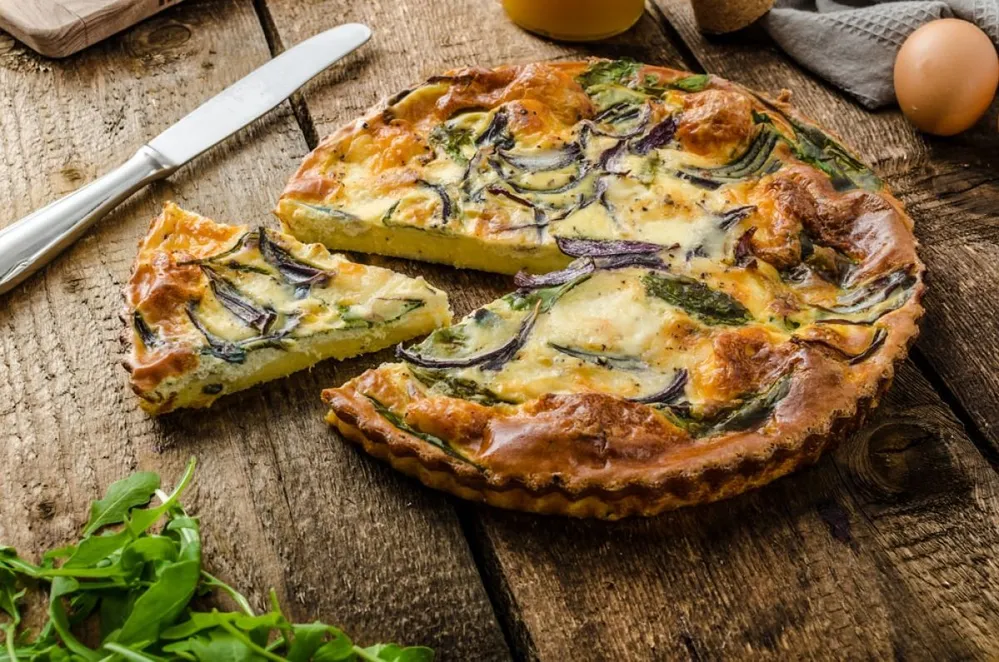  A quiche-k is jól darabolhatók, praktikusan csomagolhatók és egyszerűen fogyaszthatók, nem utolsó sorban pedig laktatók (Fotó: Shutterstock)