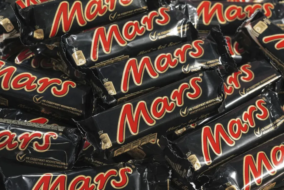 Valaki műanyagdarabot talált a csokijában, emiatt a Mars, a Snickers és a Milky Way csokikból is óriási mennyiséget hívnak vissza Németországban