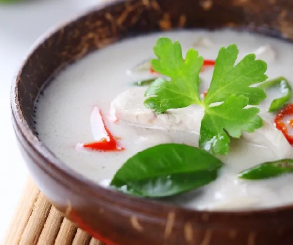 Kókuszos thai csirkeleves (Tom Ka Gai) recept