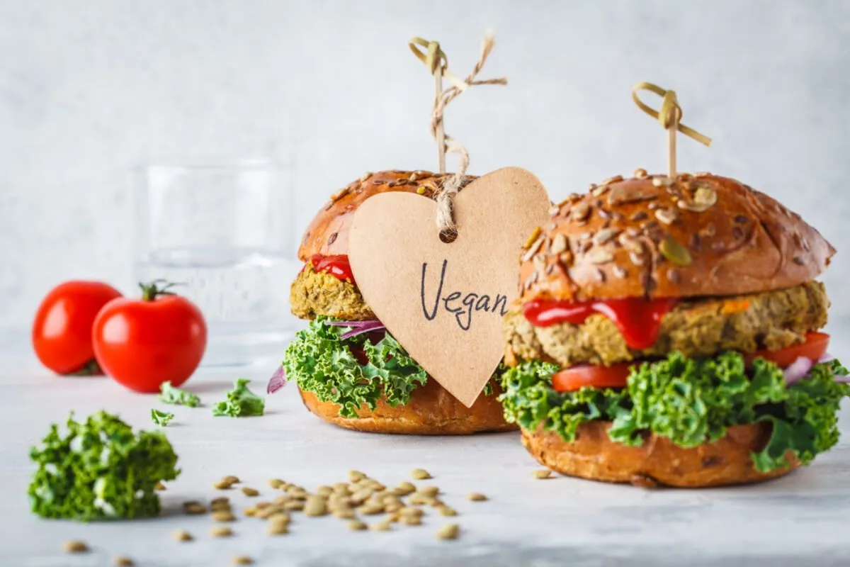 Vegan burger, akik hús nélkül szeretik (Shutterstock)