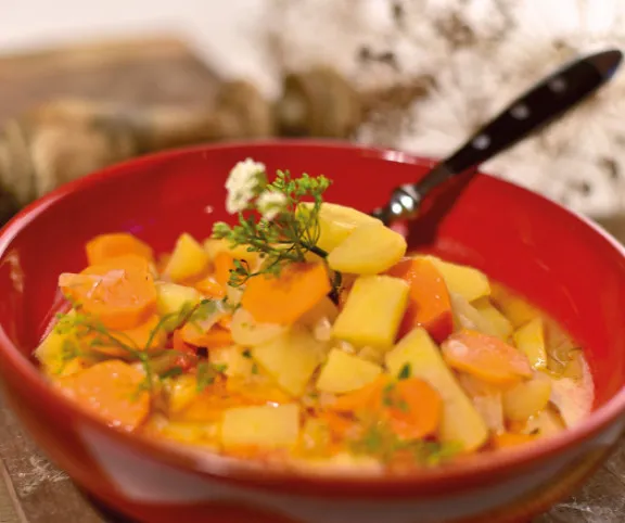 Tejfölös-kapros krumplileves recept