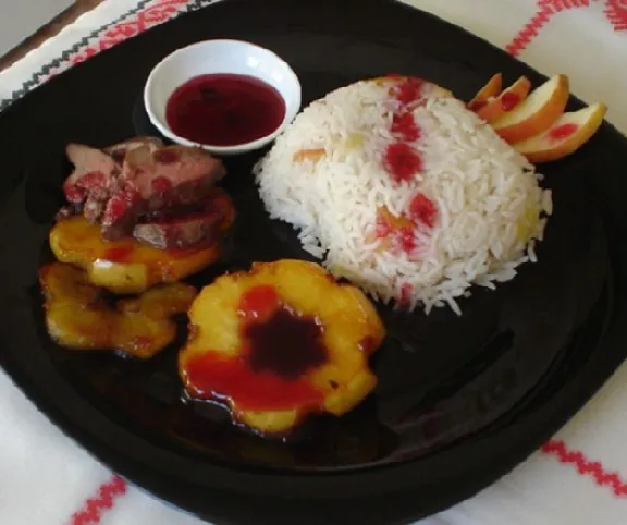 Csirkemáj almaágyon recept