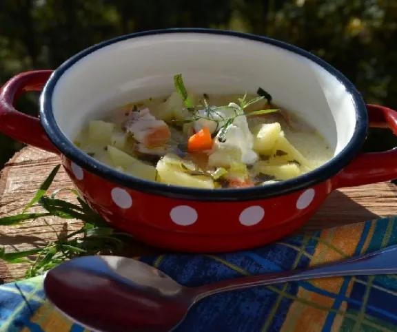 Tárkonyos krumplileves füstölt hallal recept