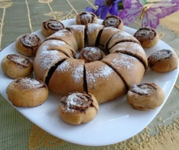 Fahéjas csigák és nutellás koszorú recept
