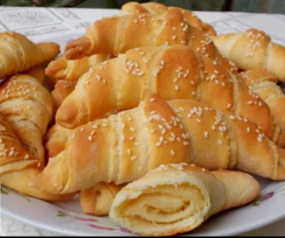 Gyors, csavart vajas kifli recept