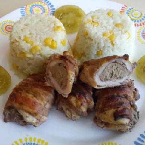 Csirkemellbe göngyölt máj bacon köntösben recept