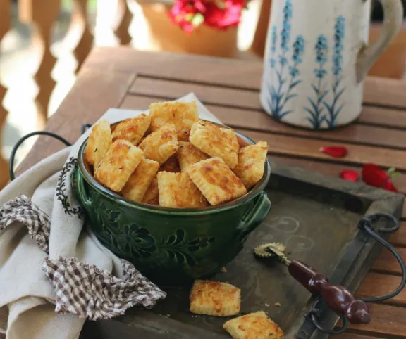 Sajtos-köményes négyszögek recept