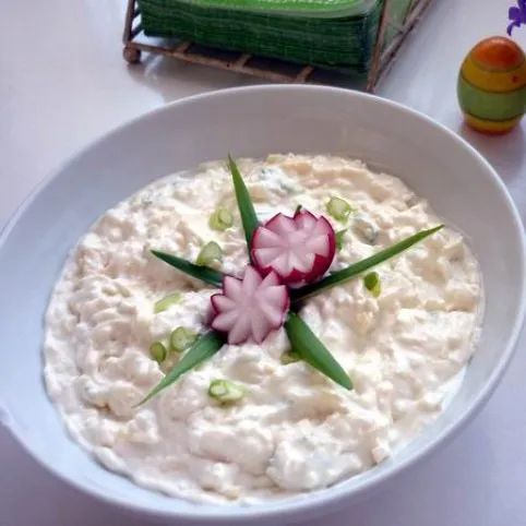 Tavaszi sajtsaláta recept