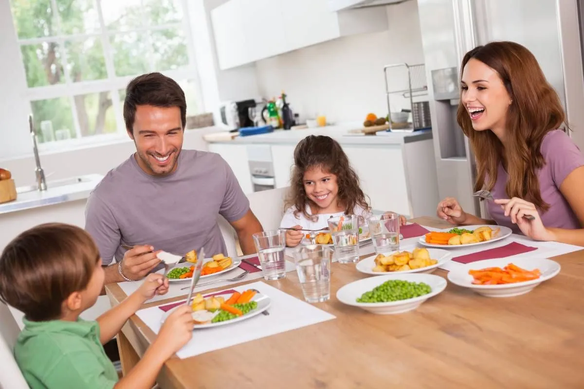 Nem mindegy, hogy mit és az sem, hogy mikor vacsorázunk / Fotó: Shutterstock