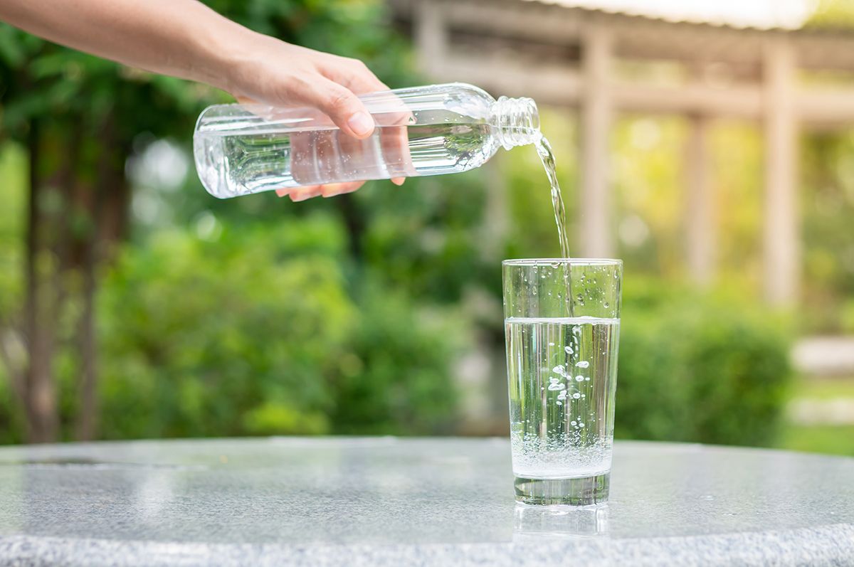 A palackozott vizek nem minden esetben rejtenek ásványvizet /Fotó: Shutterstock