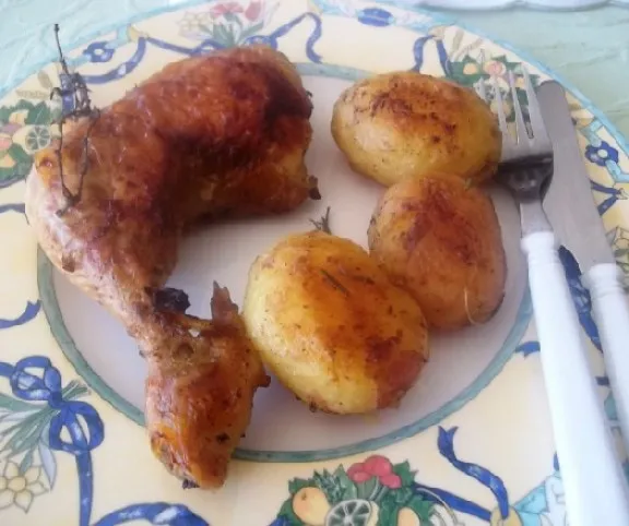 Kakukkfüves csirkecomb rozmaringos krumplival recept