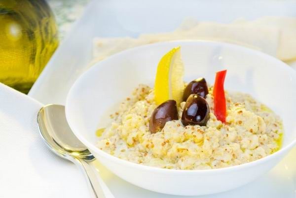 A padlizsánkrém is kedvelt étel Libanonban, ott baba ghanoush néven ismert