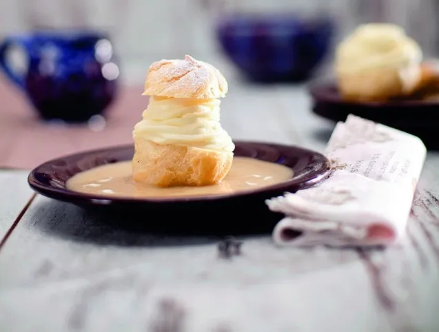 Vaníliakrémes képviselőfánk fűszeres almasodóval recept