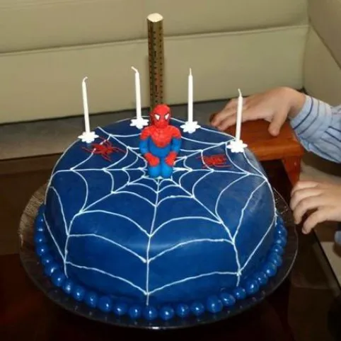 Pókemberes torta recept