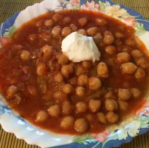 Paradicsomos csicseriborsó ragu recept