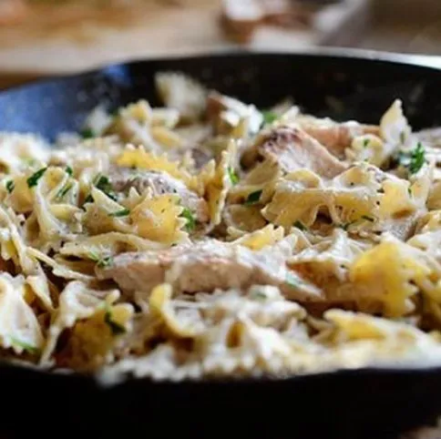 Tejszínes-tárkonyos csirkemell recept