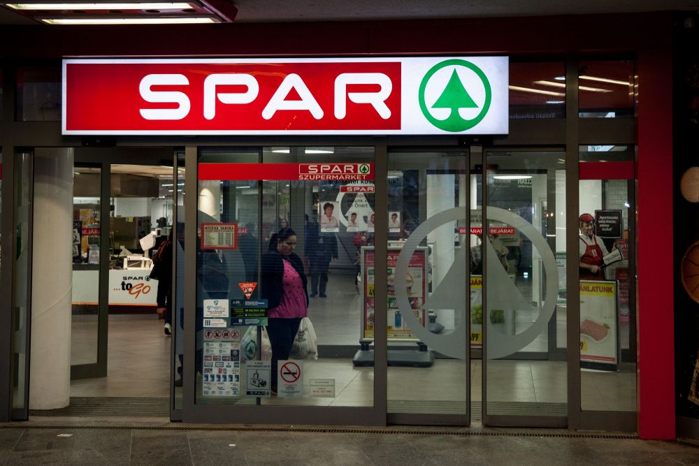 A Spar hetente újabb és újabb termékek árát csökkenti / Fotó: spar.hu