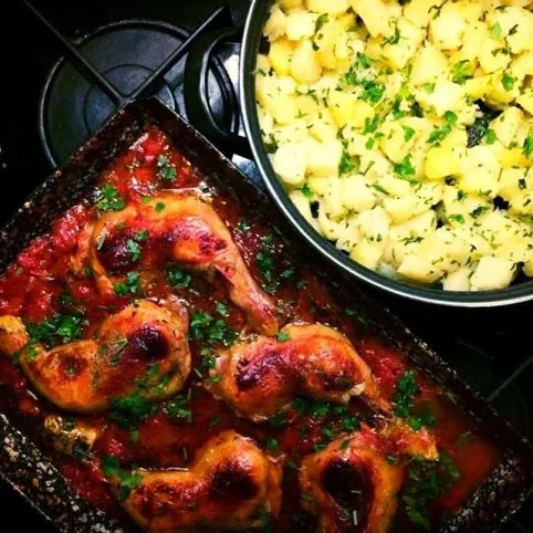Vörösboros paradicsomszószban sült csirke recept