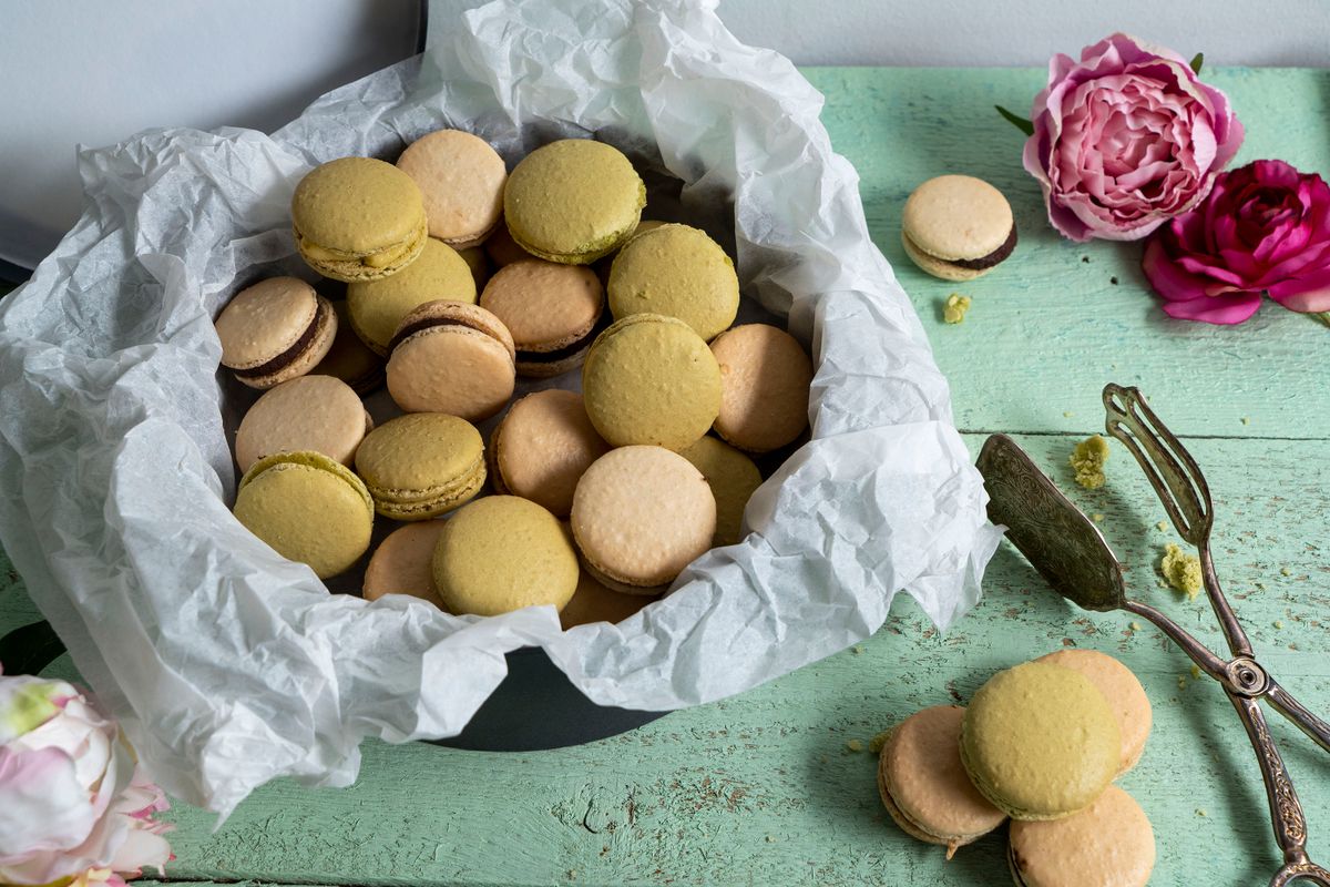 Macaron csokis és lime-os krémmel