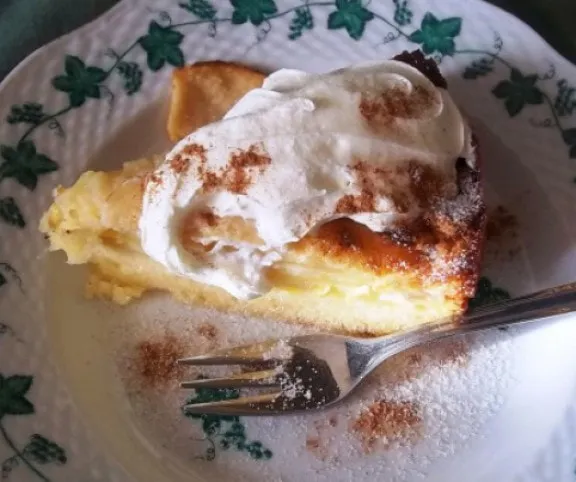 Almatorta tejszínhabbal recept