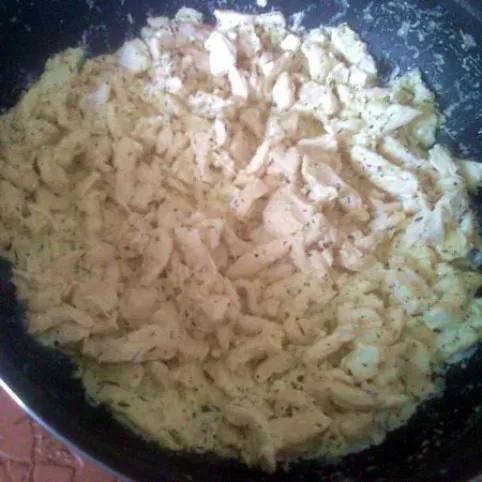Tejszínes-fűszeres csirkecsíkok recept