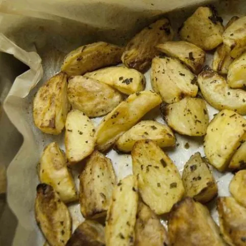 Fűszeres krumpli sütőben sütve recept