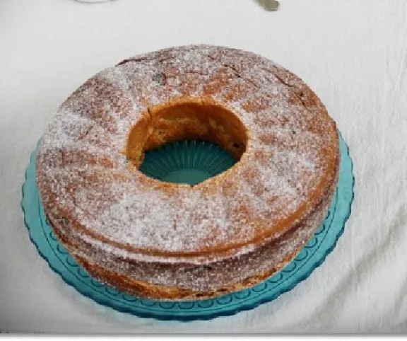 Omlós-mazsolás kuglóf recept