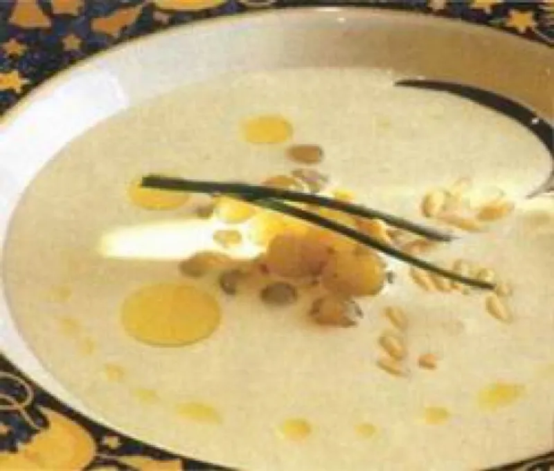 Ajo blanco (andalúz fokhagymaleves)