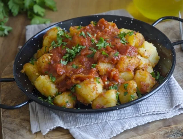 Patatas bravas